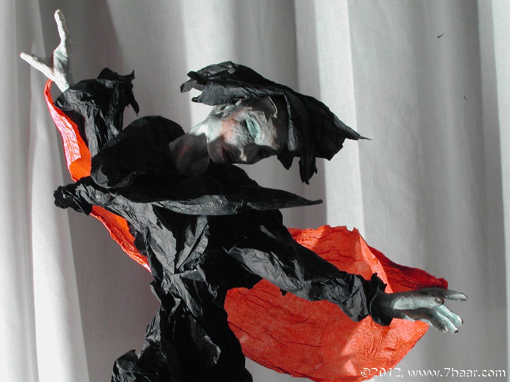 Figur, 60 cm<br>Gewebe, Papier, Draht